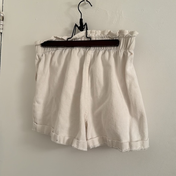 Shein White Elastic Waist With Buttons Shorts - Picture 3 of 4